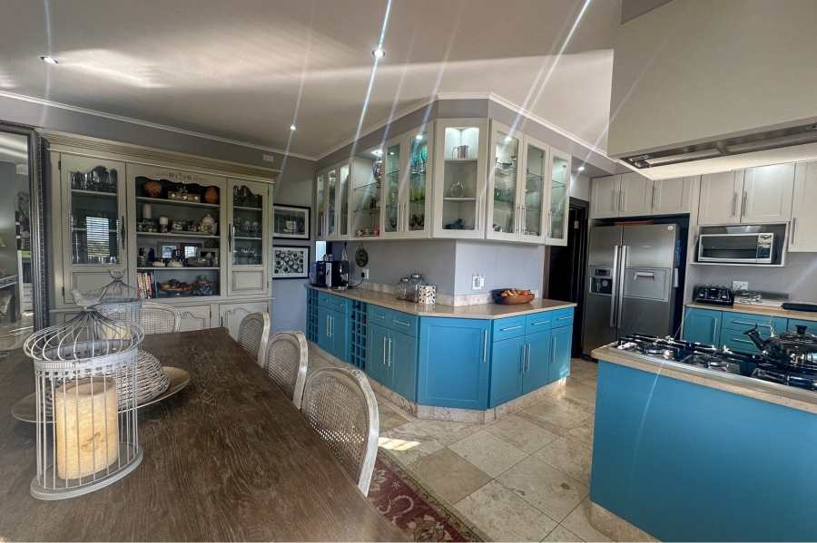 5 Bedroom Property for Sale in Oubaai Western Cape